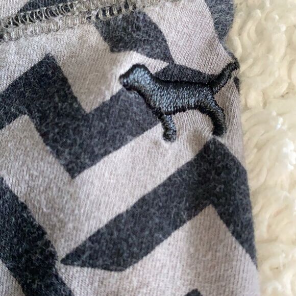 Victoria’s Secret PINK Chevron Zig Zag Leggings XS - Picture 5 of 6